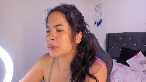 Iriis  Brown online show from December 9, 8:12 pm