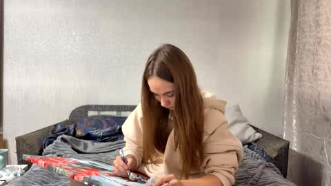 Snapshot of irinaballesteros chatting on October 1, 9:19 am Evie online show from October 1, 9:19 am