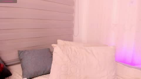 iris_hottt0 online show from April 18, 4:25 am