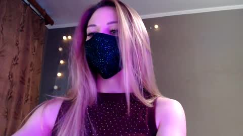 Lily online show from April 6, 4:41 pm