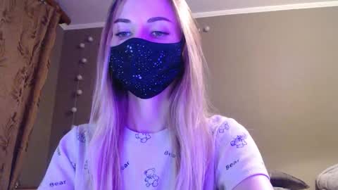 Lily online show from September 11, 5:03 pm