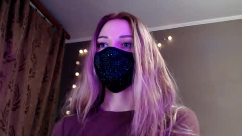 Lily online show from February 15, 5:00 pm