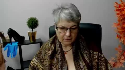 I R I S online show from February 20, 9:00 am