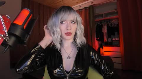 Miss Iris Fansly Miss Iris new inst.  online show from January 10, 10:59 pm