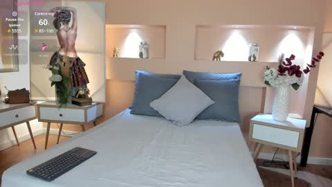 Iriss  online show from January 26, 4:30 pm