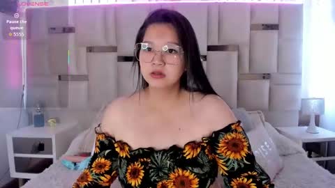 isa  rose online show from October 6, 12:01 pm