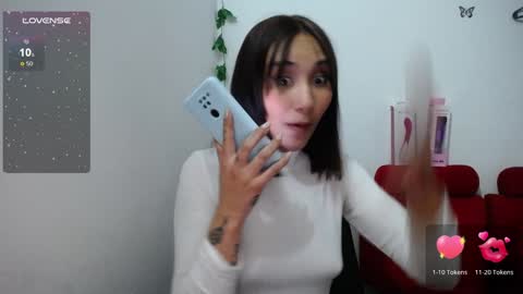 Snapshot of isa_bella___ chatting on January 8, 12:49 am Isa online show from January 8, 12:49 am