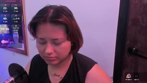 Snapshot of isa_grey_ chatting on October 6, 4:41 am Isa online show from October 6, 4:41 am