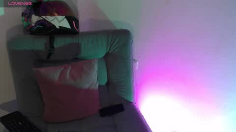 Isabella Hall online show from October 27, 6:02 am