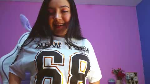 isa_jones1 online show from October 1, 9:57 pm