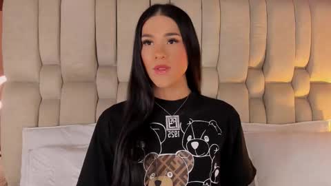 Isa  online show from February 18, 2:33 am