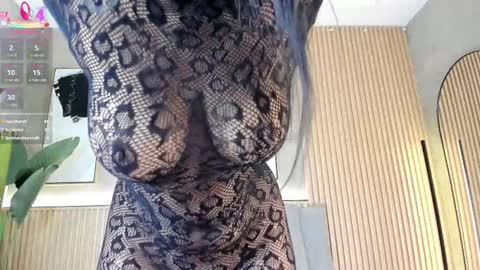 isa_montiel online show from February 20, 7:27 pm