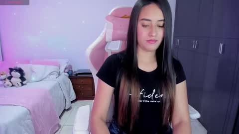 Snapshot of isaa_diamond chatting on October 18, 12:26 am isaa_diamond online show from October 18, 12:26 am
