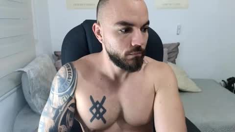 Snapshot of isaac_carter chatting on October 14, 11:13 am Isaac carter online show from October 14, 11:13 am