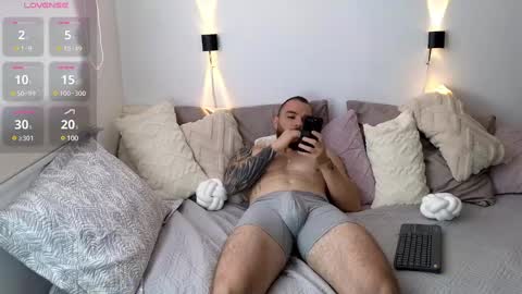 Snapshot of isaac_carter chatting on March 10, 1:32 pm Isaac carter online show from March 10, 1:32 pm