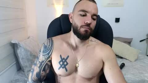 Snapshot of isaac_carter chatting on September 22, 11:14 am Isaac carter online show from September 22, 11:14 am