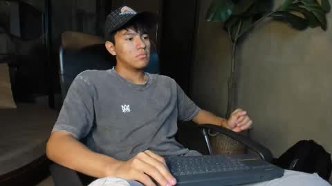 isaac_grimm online show from February 25, 3:32 am