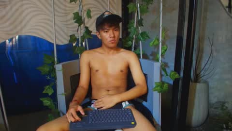 isaac_grimm online show from March 25, 3:24 am