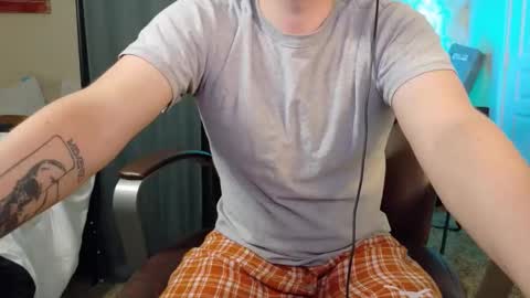 Snapshot of isaac_sheffield chatting on October 2, 3:44 pm isaac online show from October 2, 3:44 pm