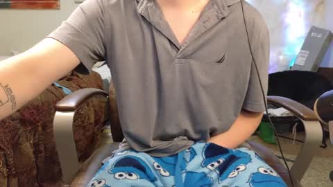 Snapshot of isaac_sheffield chatting on October 8, 9:54 pm isaac online show from October 8, 9:54 pm