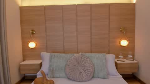 Isa online show from February 12, 3:54 am