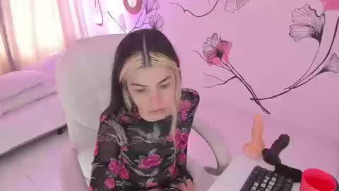 Snapshot of isabela_fiorelli chatting on September 20, 2:09 pm isabela_fiorelli online show from September 20, 2:09 pm