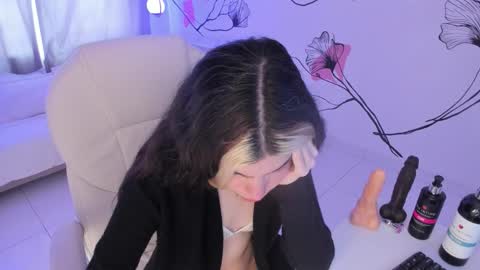 Snapshot of isabela_fiorelli chatting on October 16, 2:17 pm isabela_fiorelli online show from October 16, 2:17 pm