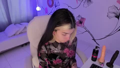 Snapshot of isabela_fiorelli chatting on October 14, 1:25 pm isabela_fiorelli online show from October 14, 1:25 pm