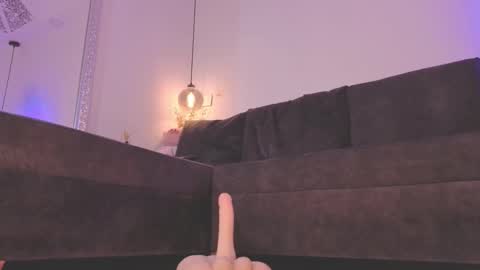 Isabela online show from December 15, 11:50 am