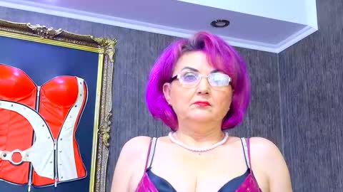 Isabella Conte online show from October 21, 7:06 pm