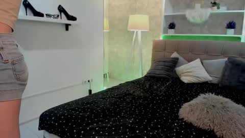 IsabelKiss online show from September 12, 1:02 pm