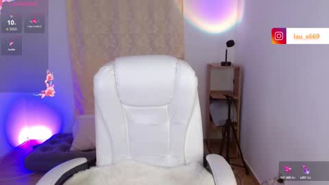 Snapshot of isabella_669 chatting on October 11, 3:55 am isabella online show from October 11, 3:55 am