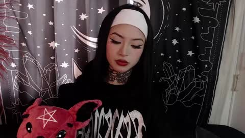 Snapshot of isabella__dark chatting on February 4, 8:49 pm online show from February 4, 8:49 pm