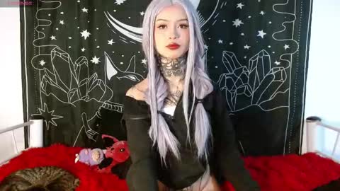 Snapshot of isabella__dark chatting on October 11, 10:57 pm online show from October 11, 10:57 pm