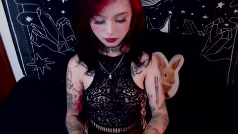 Snapshot of isabella__dark chatting on December 28, 11:48 pm online show from December 28, 11:48 pm