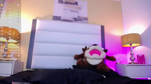 Snapshot of isabella_cherry_ chatting on October 10, 5:46 am Isa Online 11pm to 5am Colombia time online show from October 10, 5:46 am