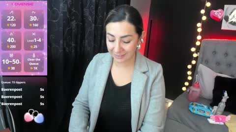 Snapshot of isabella_lt chatting on February 14, 8:48 pm online show from February 14, 8:48 pm