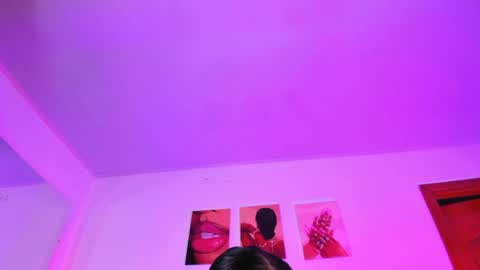 Isabella Moon9 online show from March 31, 1:00 pm