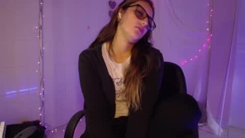Snapshot of isabella_rross chatting on September 19, 1:04 pm Isabella Rros online show from September 19, 1:04 pm
