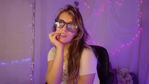 Snapshot of isabella_rross chatting on September 18, 12:58 am Isabella Rros online show from September 18, 12:58 am