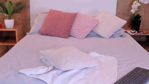 isabella_winkler online show from February 24, 2:09 pm