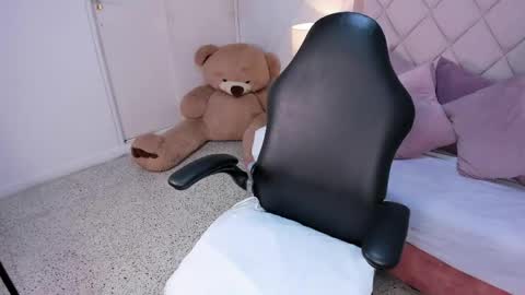 Isabella  online show from April 24, 3:08 am