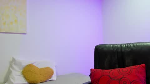 Instagram soybella01  online show from January 26, 2:30 pm