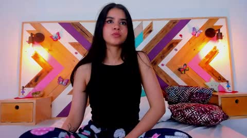 Snapshot of isabellamarinny chatting on February 24, 5:53 pm Isabella online show from February 24, 5:53 pm