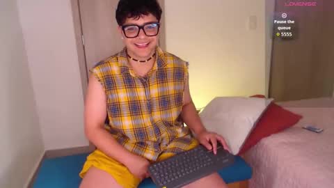 Isabella Mout  online show from March 11, 10:46 pm