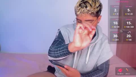 Isabella Mout  online show from January 19, 2:10 am