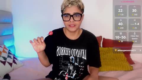 Isabella Mout  online show from January 12, 1:45 am