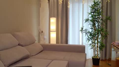 isabellauribe online show from March 20, 2:55 pm