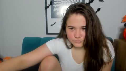 Snapshot of isabellcharm chatting on October 23, 1:34 pm Isabell online show from October 23, 1:34 pm