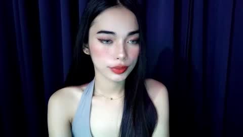 Isabelle online show from November 25, 2:49 pm